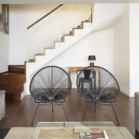 Apartment Stadium By Feelfree